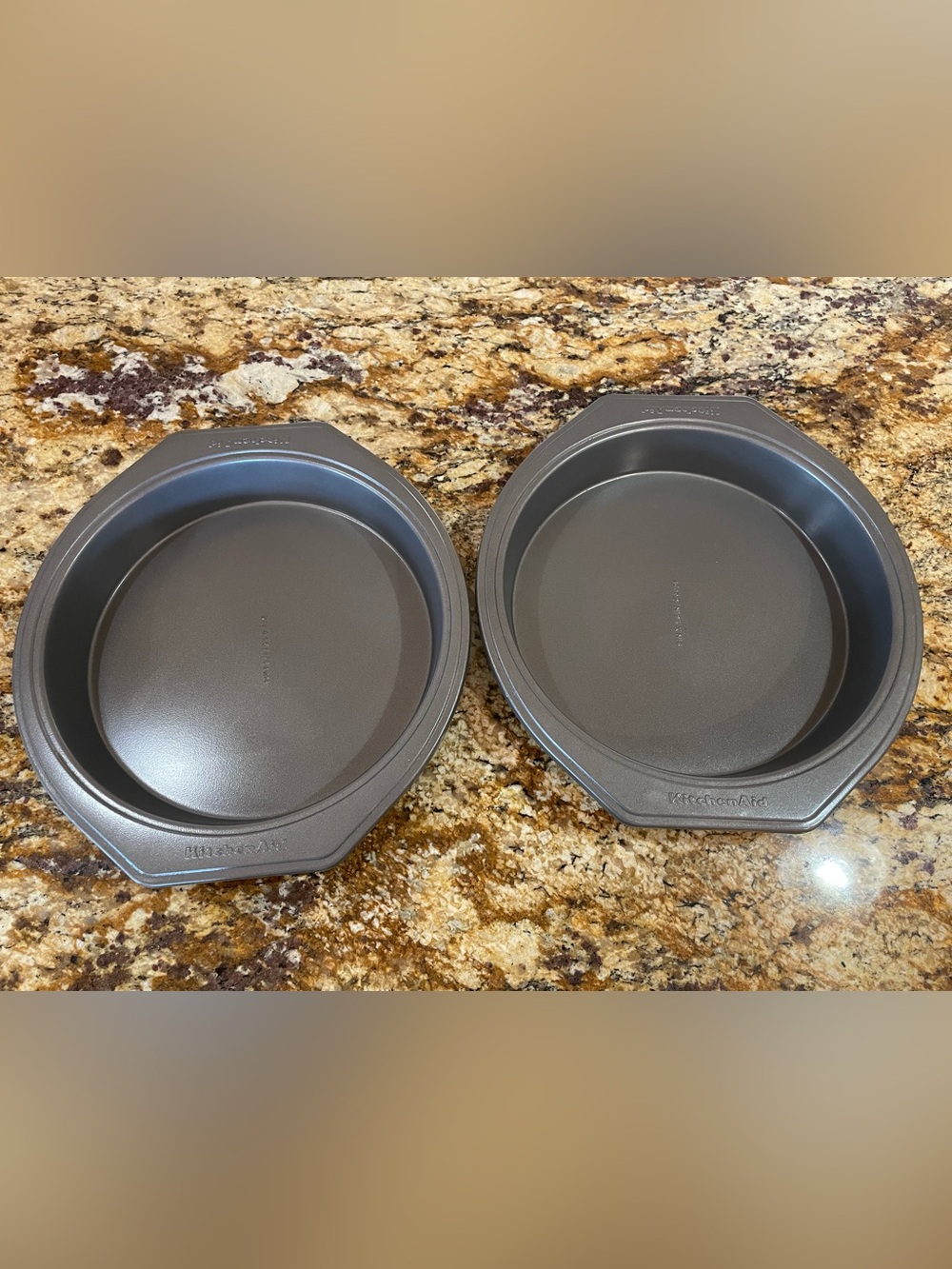 KITCHENAID 9” Cake Pan Pair Like New!